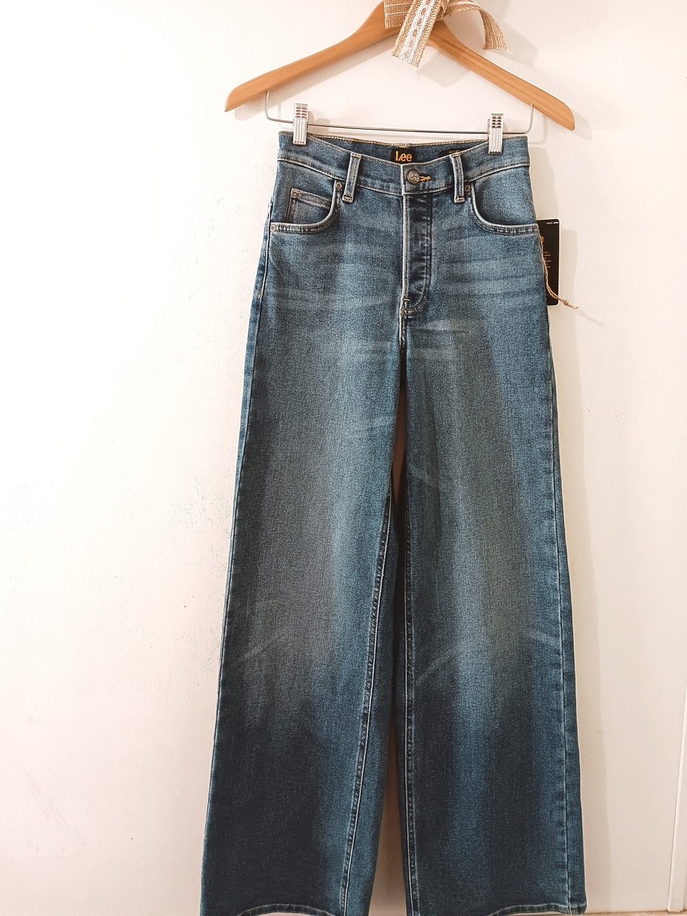 LEE MODERN VINTAGE HIGH RISE ICONIC HERITAGE SMALL BATCH DENIM WIDE LEG JEANS 25 - Picture 1 of 1